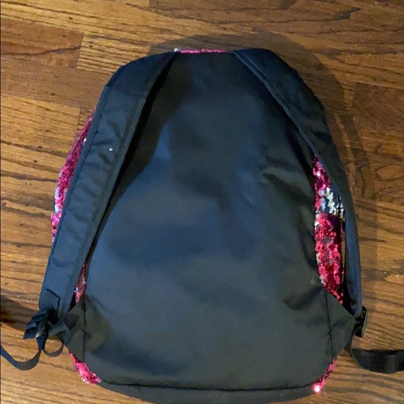 Back pack - Picture 2 of 4